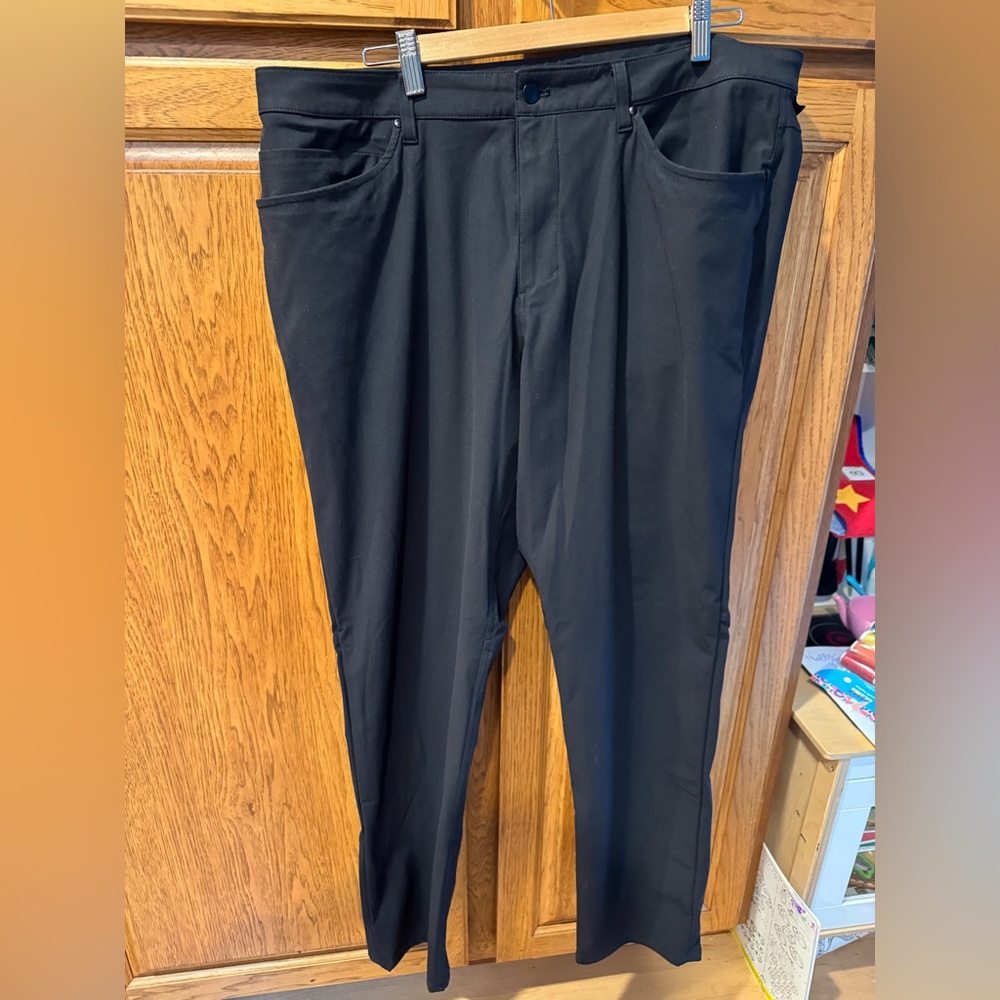 lululemon athletica Black Men's ABC Relaxed-Fit Five Pocket Pant